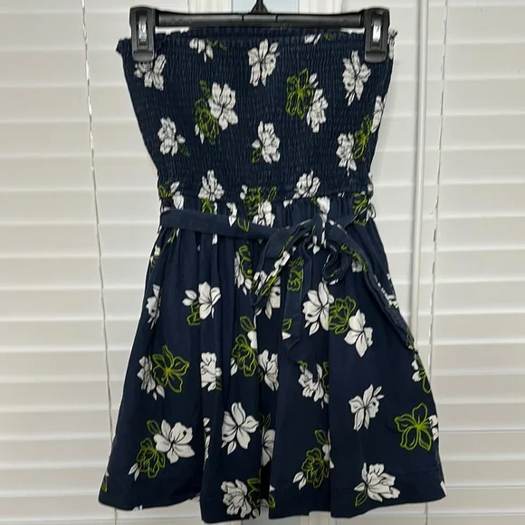 Hollister Y2K Floral Strapless Navy Dress - Picture 3 of 3